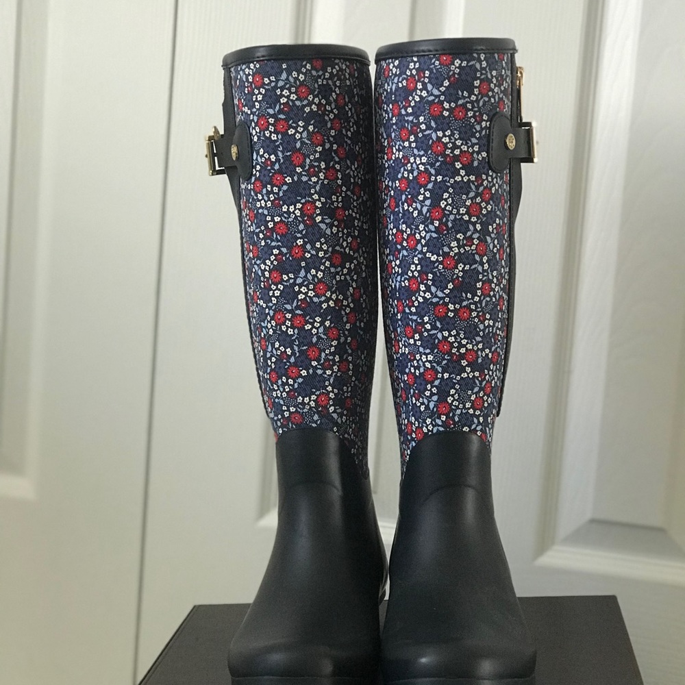NWOT: Tommy Hilfiger floral rain boots